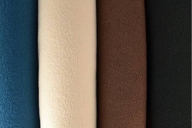 BEIGE TEDDY STOF MED STRÆK – BLØDT & VARMEISOLERENDE