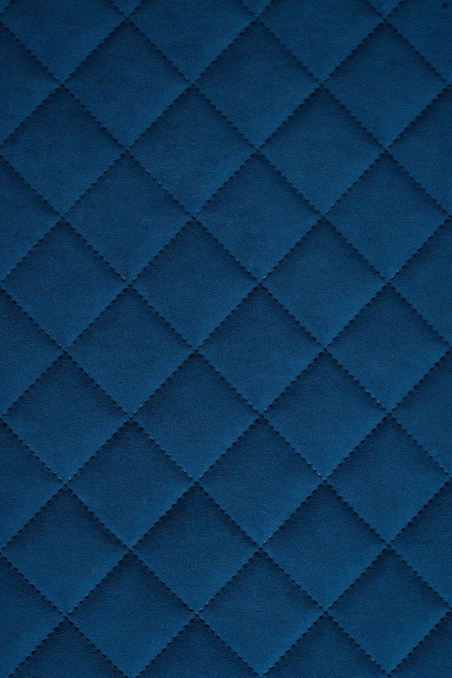 MØRK SAFIRBLÅ UTTARIO VELVET 3D – QUILTET VELOUR MED VIFTEMØNSTER