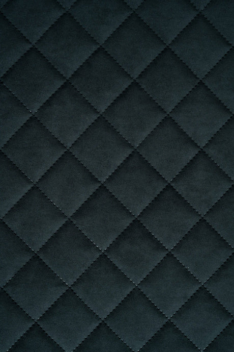 MØRK GRAFITSORT UTTARIO VELVET 3D – QUILTET VELOUR MED VIFTEMØNSTER