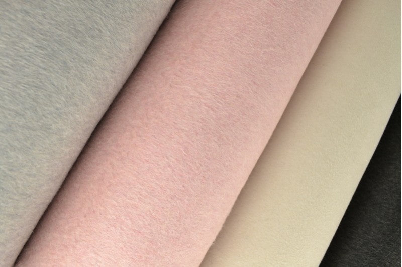 LYSERØD TUNG ULDSTOF TIL FRAKKER & JAKKER – 600 G/M² & TENCEL-BLØDHED