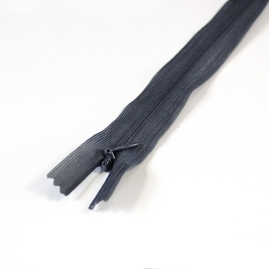 MØRKEGRÅ USYNLIG LYNLÅS 4 MM