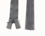 SILVERGRÅ OSYNLIG DRAGKEDJA 4 MM